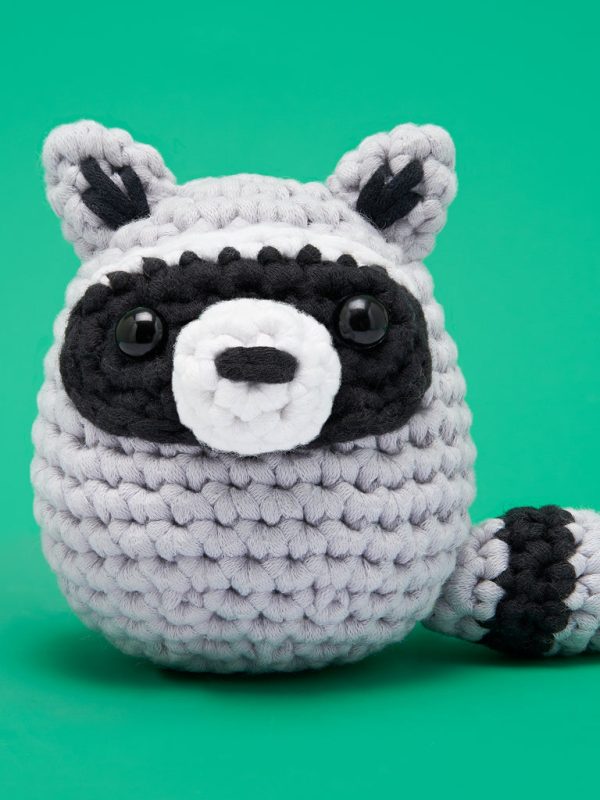 Scooter the Raccoon Crochet Kit